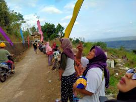 LOMBA LAYANG-LAYANG DI JOGLO BATUR